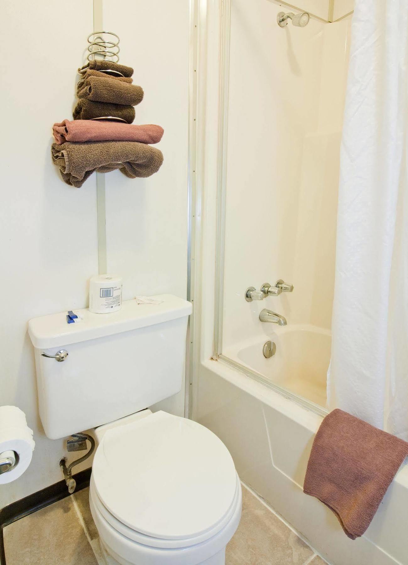 Springs Motor Inn Wainwright Екстер'єр фото
