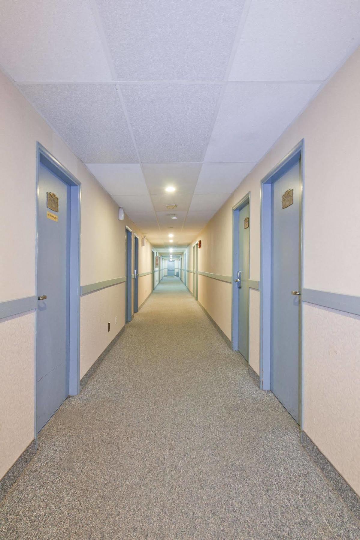 Springs Motor Inn Wainwright Екстер'єр фото